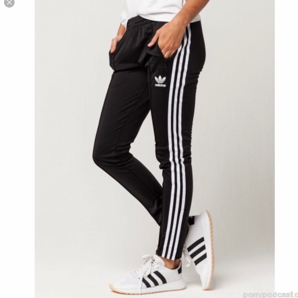 adidas Pants - EUC adidas super star trefoil women’s M